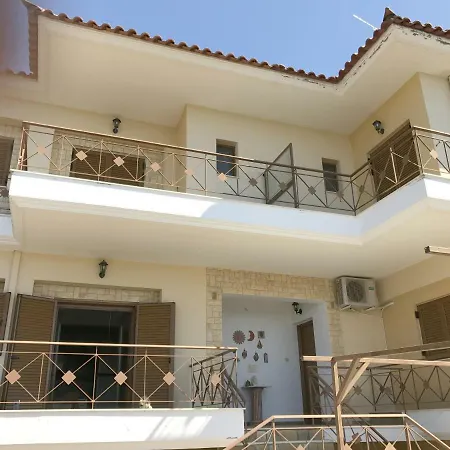 Elisavet's House Апартаменты Levktron